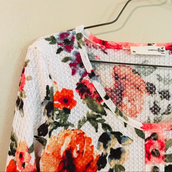 NWT Floral Waffle Knit Tie Front Top - Picture 2 of 7